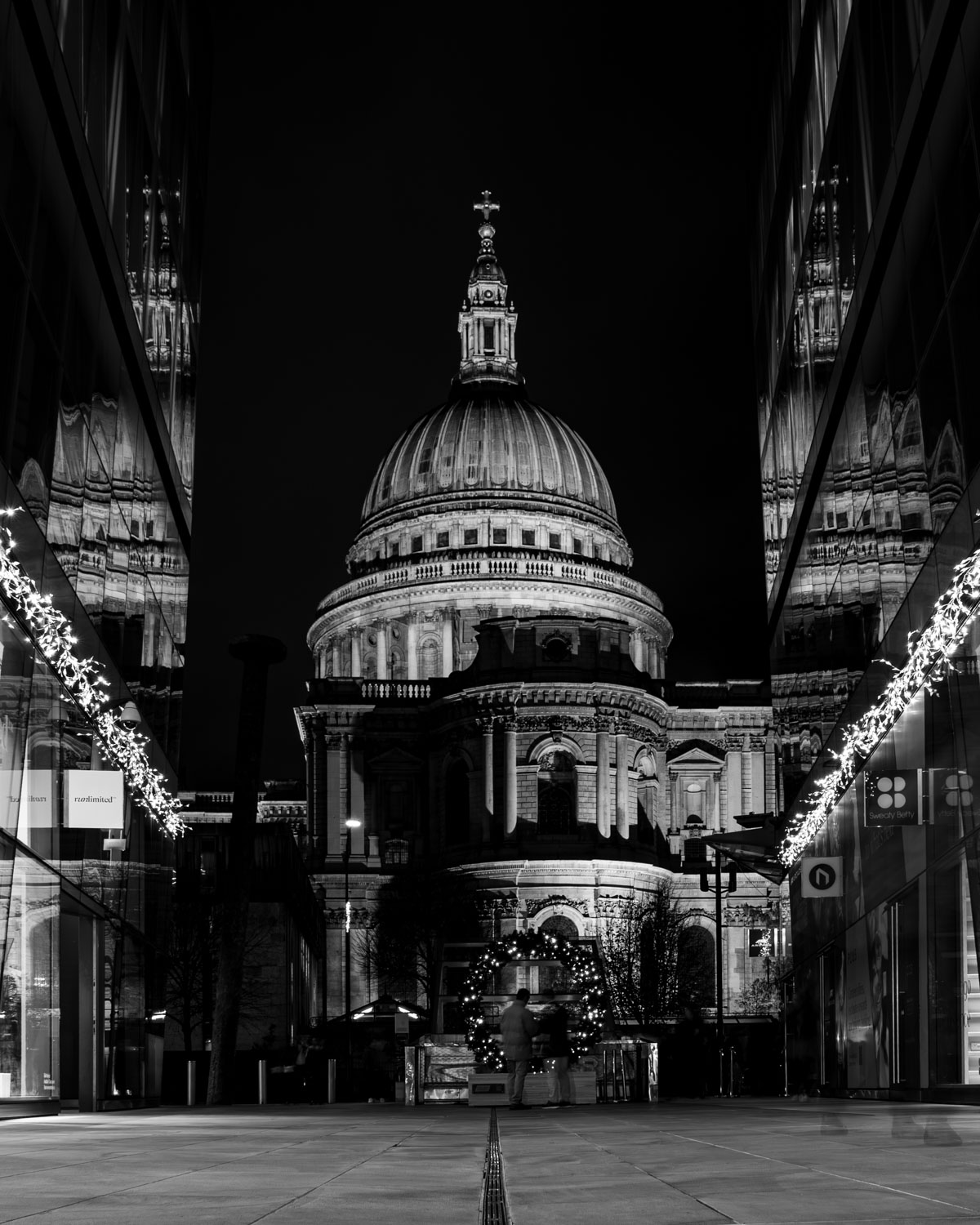London UK modern minimal street skyline blackandwhite